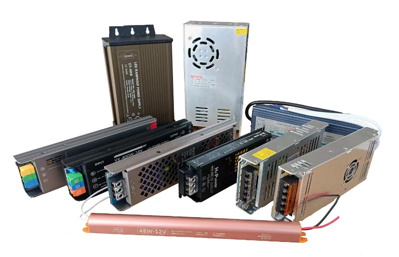 ما هي الاعتبارات الأساسية لدمج مصادر الطاقة في وضع تبديل LED مع وحدات LED أثناء التثبيت؟